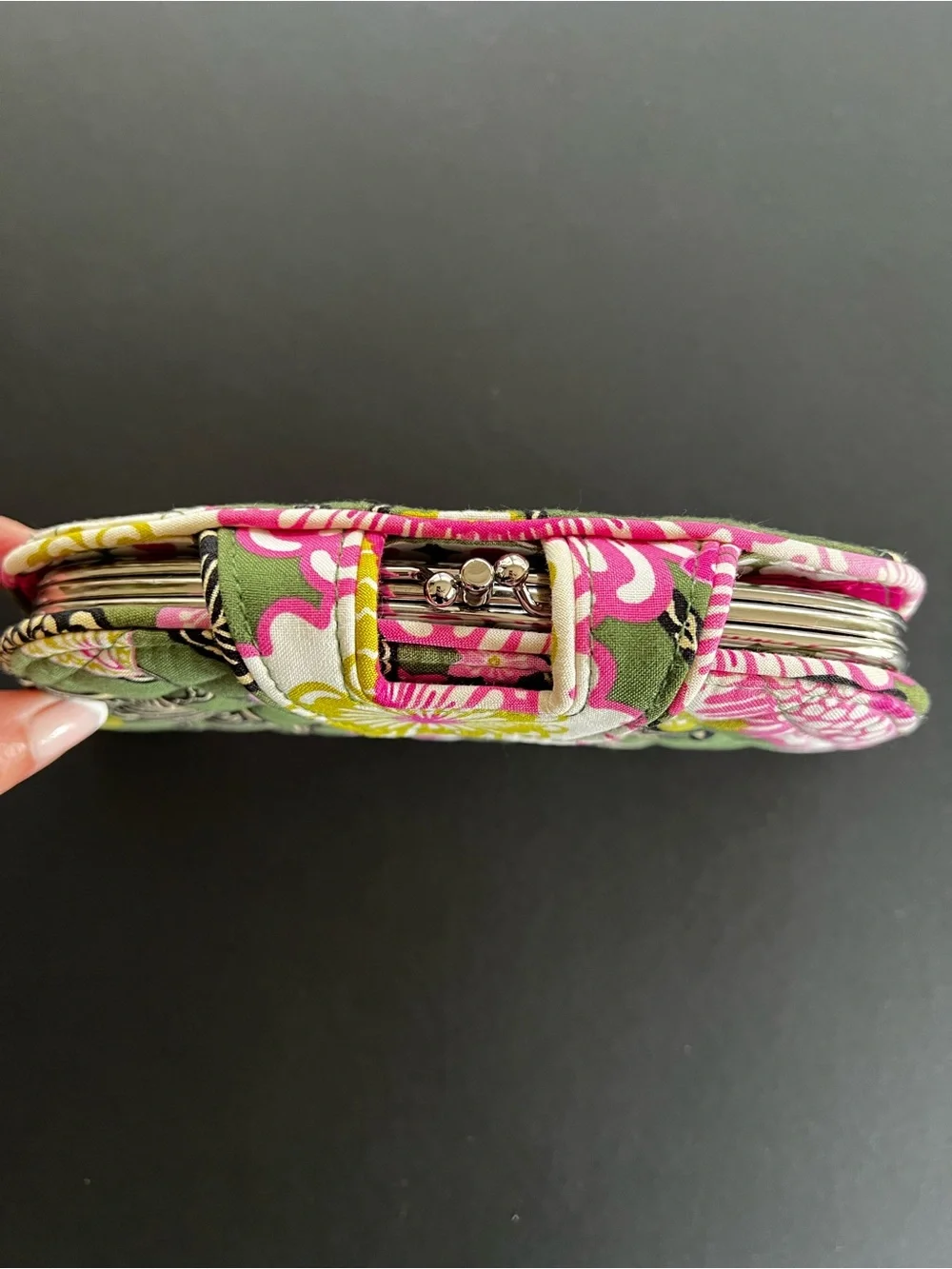 Vera Bradley NWOT Kisslock Tri Fold Large Wallet Olivia Pink - Picture 2 of 7